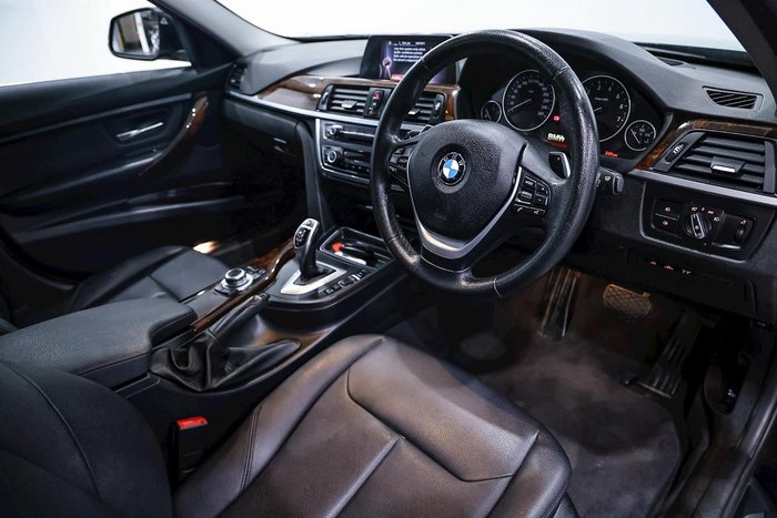 2015 BMW 3 Series 320i Luxury Line F30 Black