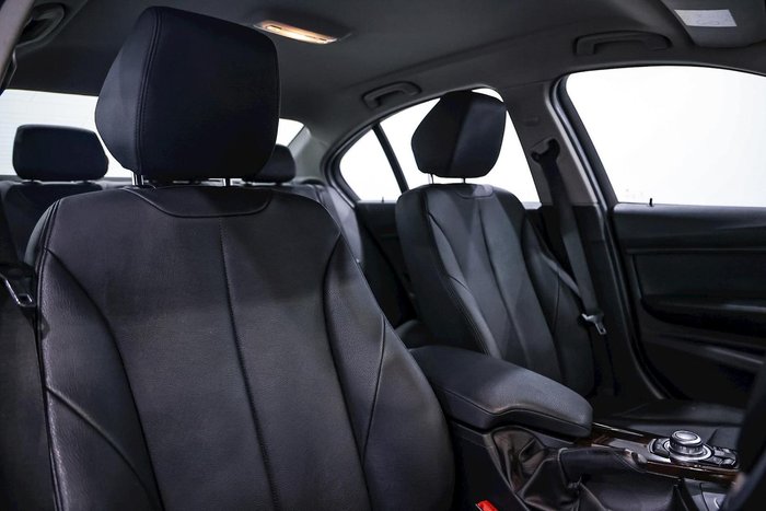 2015 BMW 3 Series 320i Luxury Line F30 Black