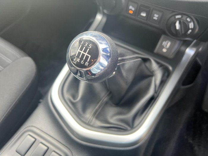 2021 Nissan Navara ST