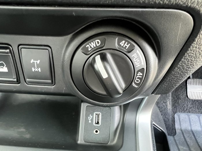 2021 Nissan Navara ST