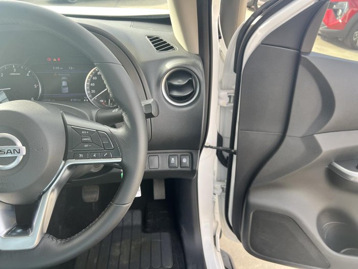 2021 Nissan Navara ST
