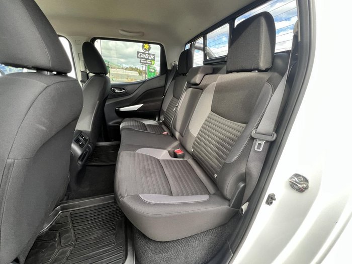 2021 Nissan Navara ST