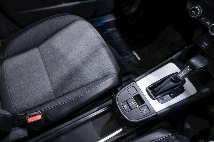 2022 Honda Fit e:HEV GR3 SILVER