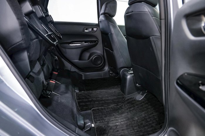 2022 Honda Fit e:HEV GR3 SILVER
