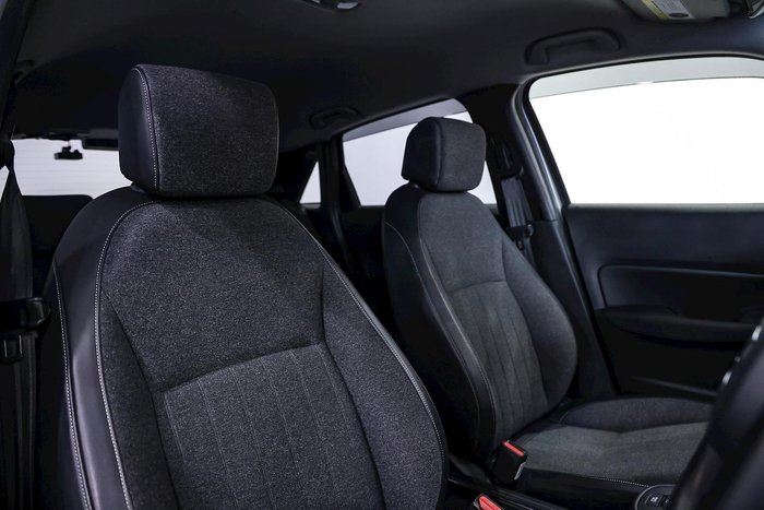2022 Honda Fit e:HEV GR3 SILVER
