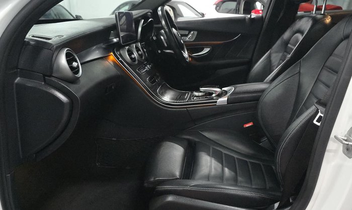 2015 Mercedes-Benz C-Class C250 W205 Diamond White BRIGHT
