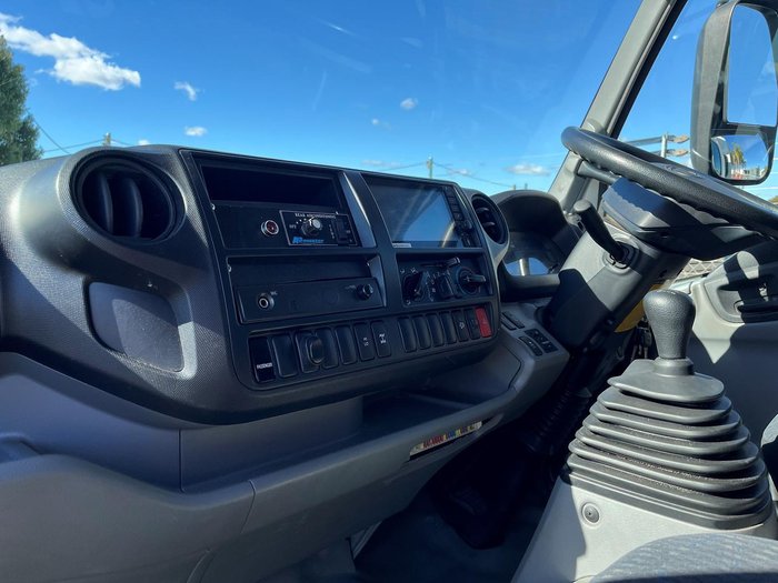 2021 Hino 817 Able White