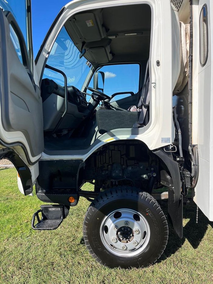 2021 Hino 817 Able White