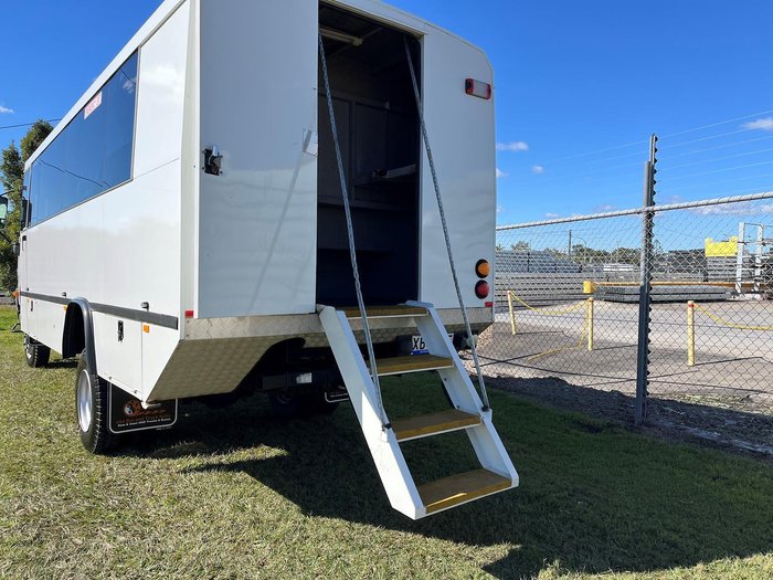 2021 Hino 817 Able White