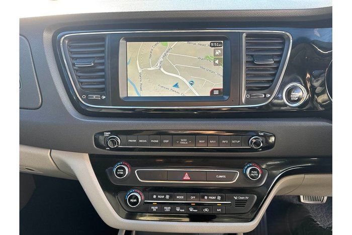 2015 Kia Carnival SLi