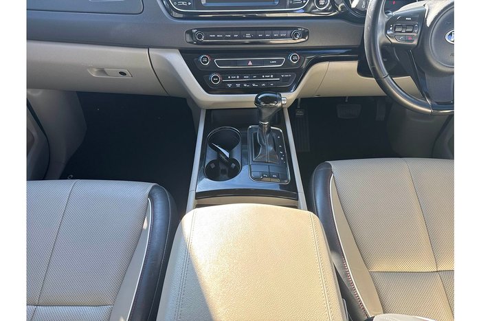 2015 Kia Carnival SLi