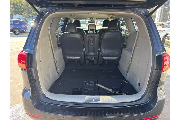 2015 Kia Carnival SLi