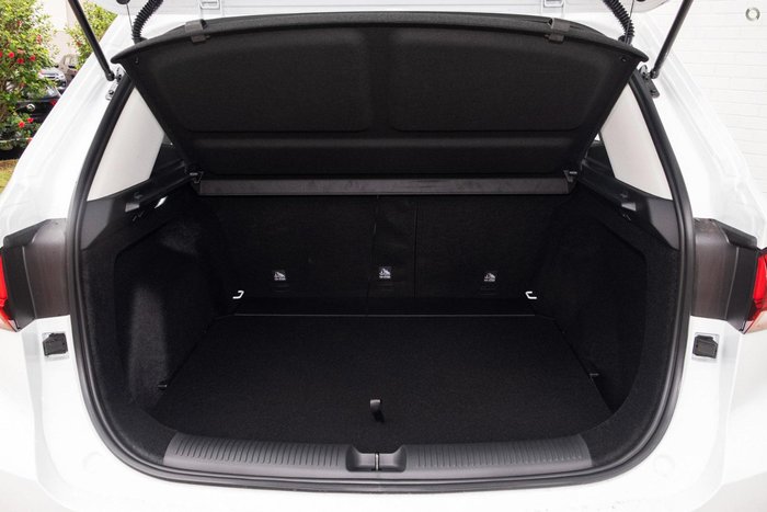 2025 MG ZS Essence Hybrid+ ZS32 MY25 Dover White