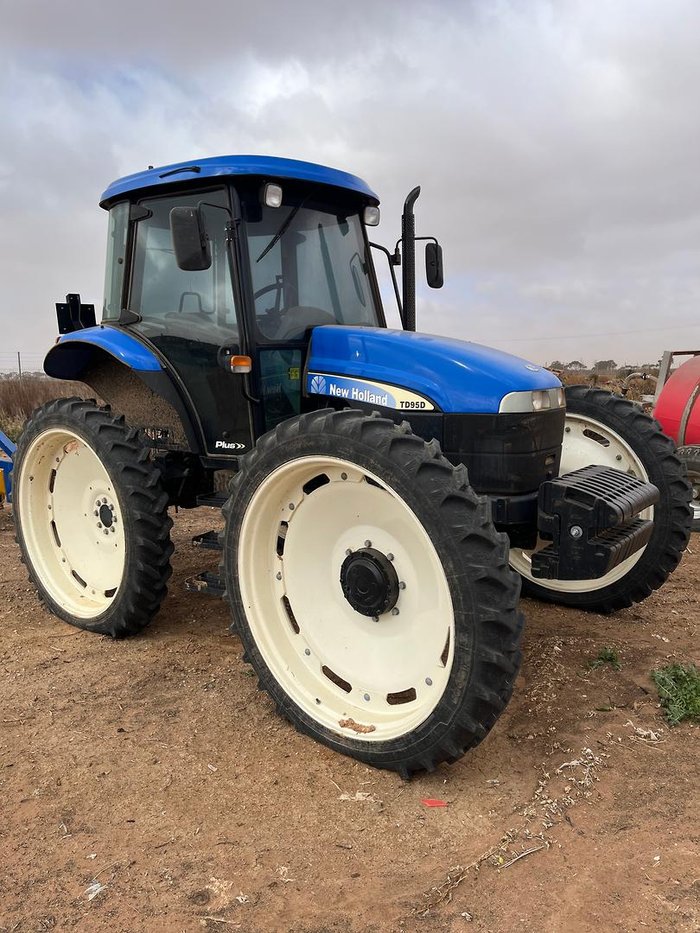 2021 New Holland Td95d
