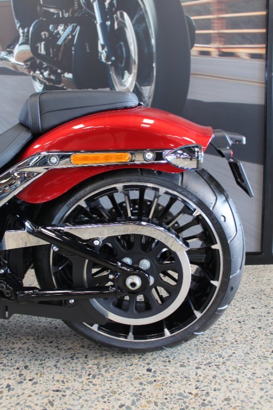 2025 Harley-davidson FXBR BREAKOUT (117) BRILLIANT RED