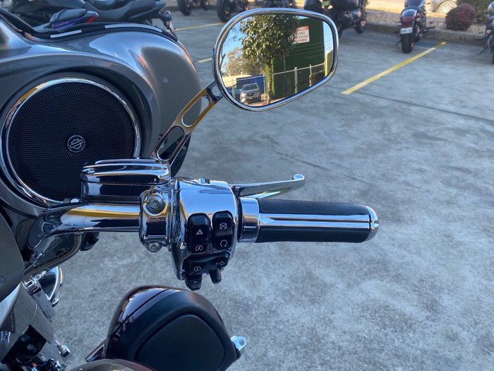 2015 HARLEY-DAVIDSON CVO LIMITED Maroon