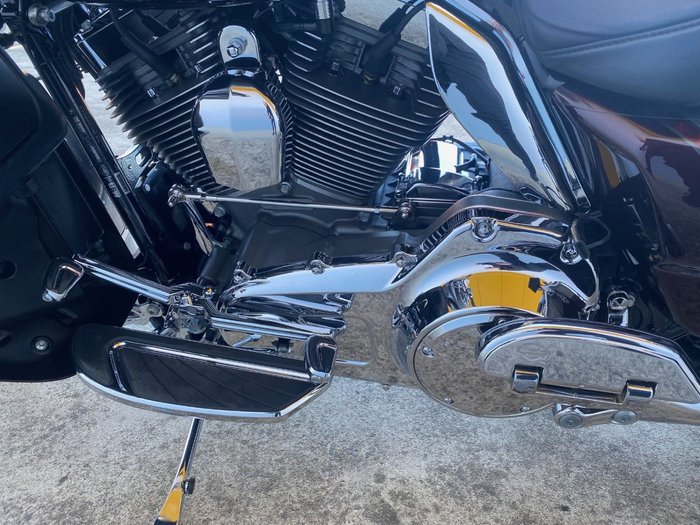 2015 HARLEY-DAVIDSON CVO LIMITED Maroon