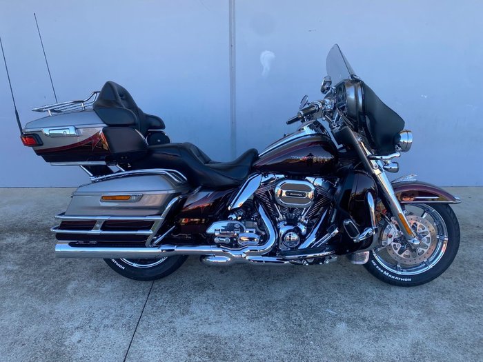 2015 HARLEY-DAVIDSON CVO LIMITED Maroon