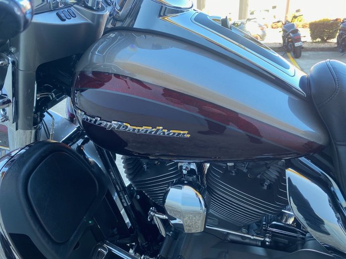 2015 HARLEY-DAVIDSON CVO LIMITED Maroon