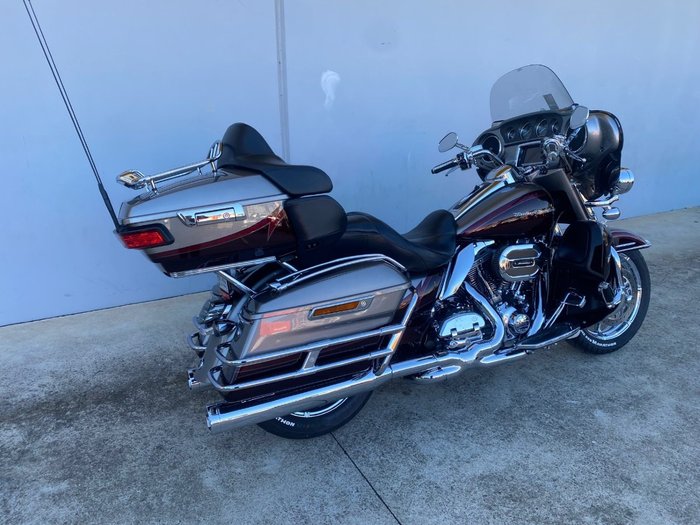 2015 HARLEY-DAVIDSON CVO LIMITED Maroon
