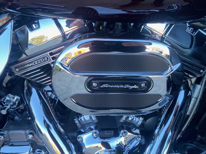 2015 HARLEY-DAVIDSON CVO LIMITED Maroon