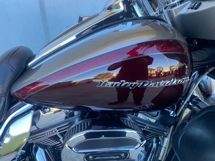 2015 HARLEY-DAVIDSON CVO LIMITED Maroon