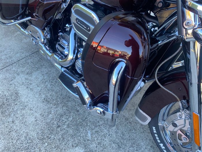 2015 HARLEY-DAVIDSON CVO LIMITED Maroon