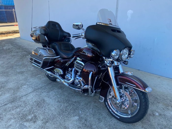 2015 HARLEY-DAVIDSON CVO LIMITED Maroon