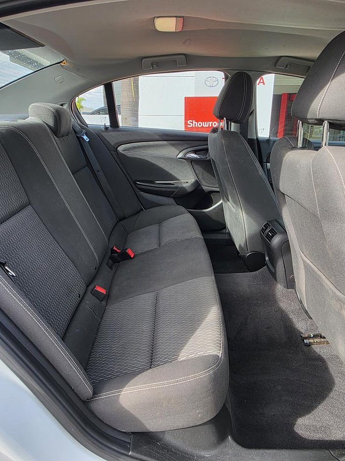 2014 Holden Commodore Evoke VF MY14 Heron White