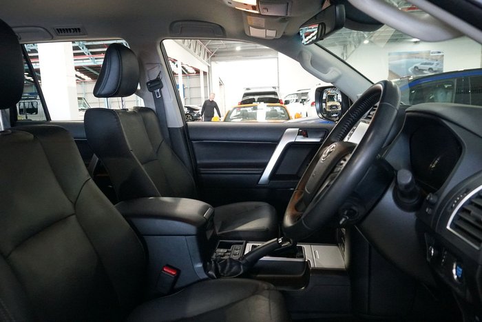 2022 Toyota Landcruiser Prado VX