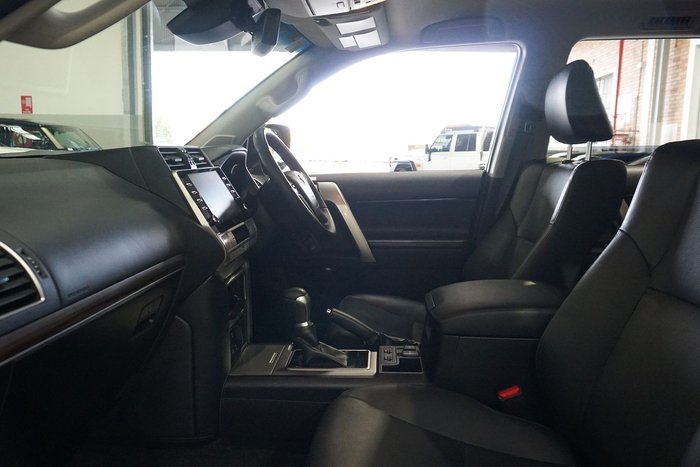 2022 Toyota Landcruiser Prado VX