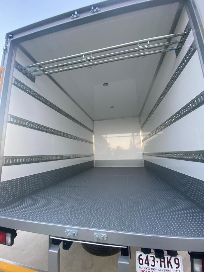 2025 Isuzu N Series NNR 45-150 White