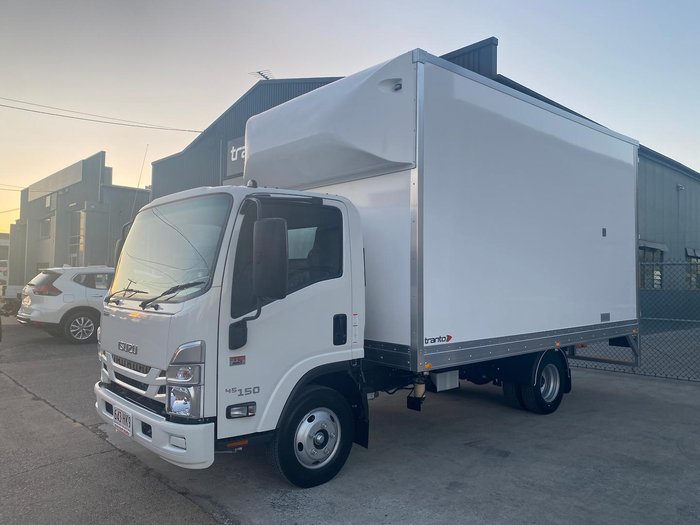 2025 Isuzu N Series NNR 45-150 White