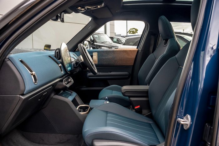 2025 MINI Countryman S Favoured