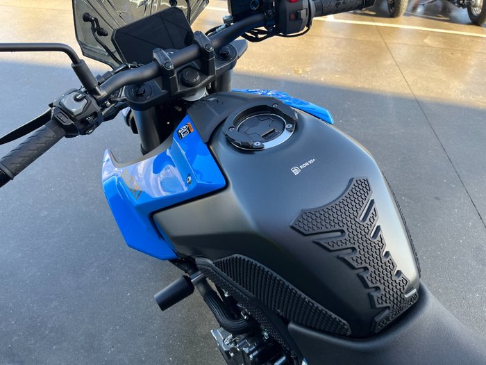2023 Suzuki GSX-8S BLUE