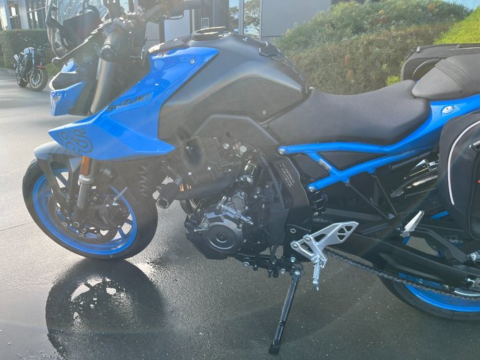 2023 Suzuki GSX-8S BLUE