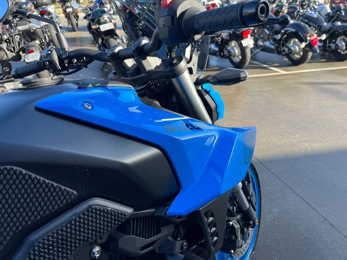 2023 Suzuki GSX-8S BLUE