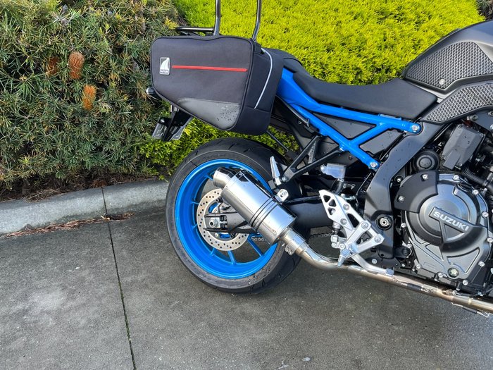 2023 Suzuki GSX-8S BLUE