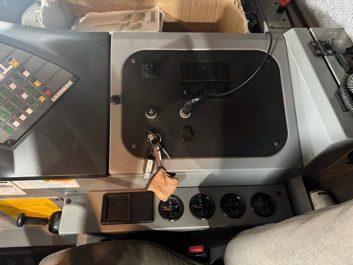 2014 Liebherr Ltm1160-5.1 Red