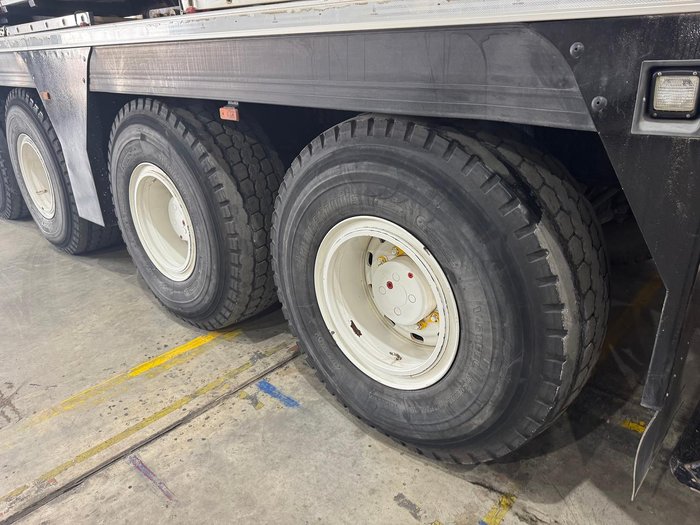 2014 Liebherr Ltm1160-5.1 Red