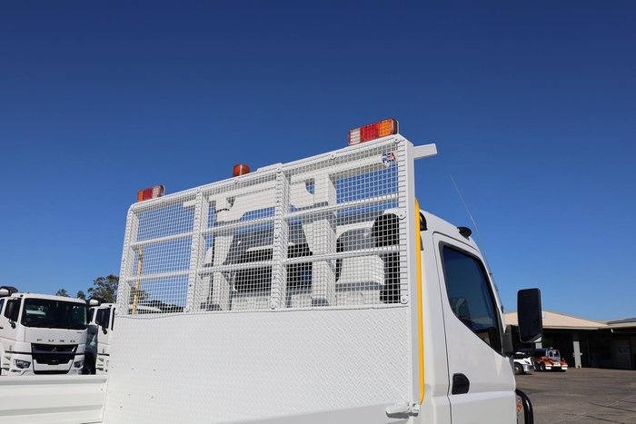 2018 Fuso Canter 4X4 FG Trayback White