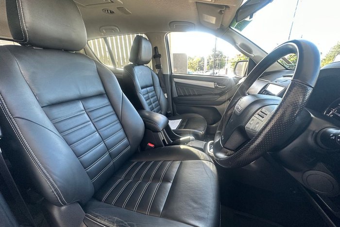2017 Isuzu MU-X LS-T