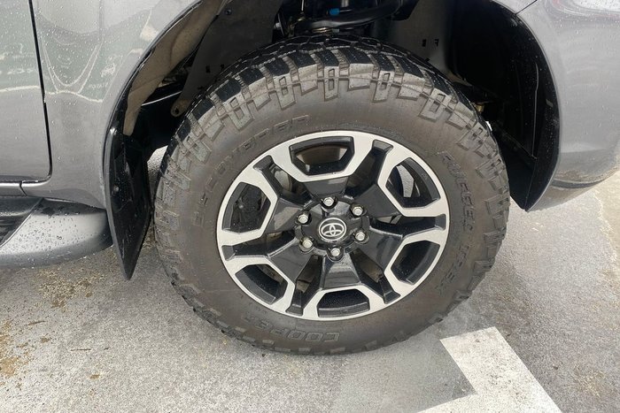 2022 Toyota Hilux SR5