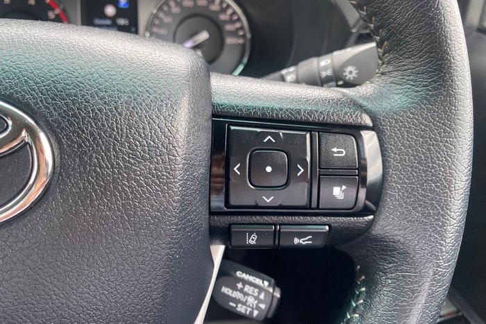 2022 Toyota Hilux SR5