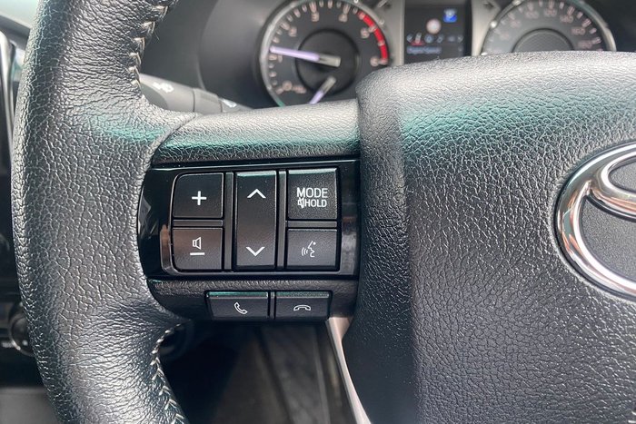 2022 Toyota Hilux SR5