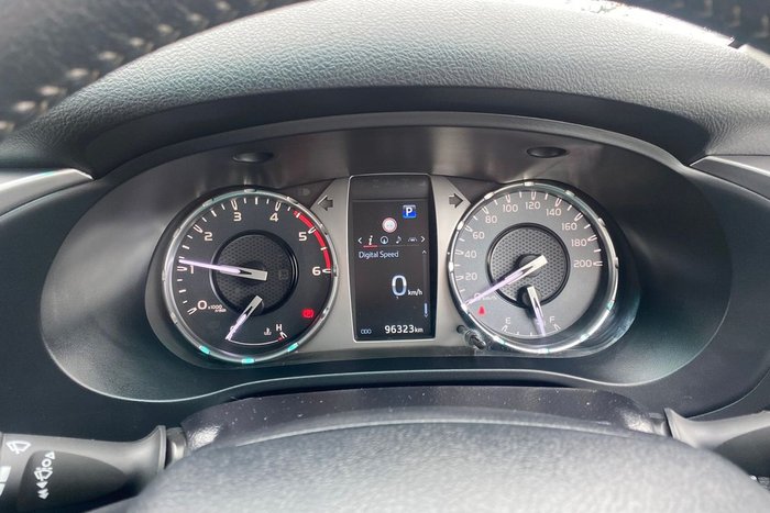 2022 Toyota Hilux SR5