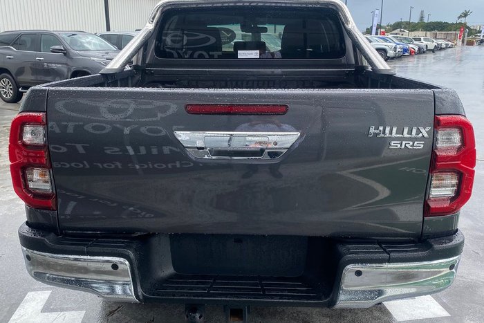2022 Toyota Hilux SR5