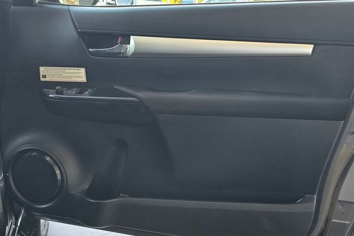 2021 Toyota Hilux SR5