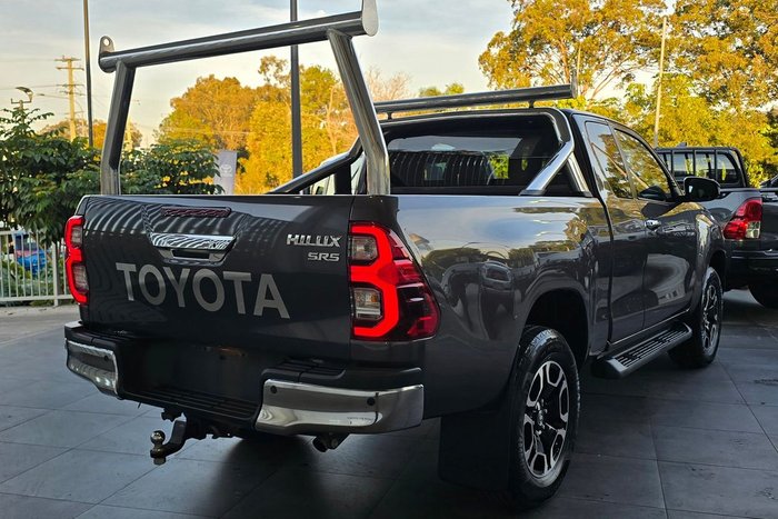 2021 Toyota Hilux SR5