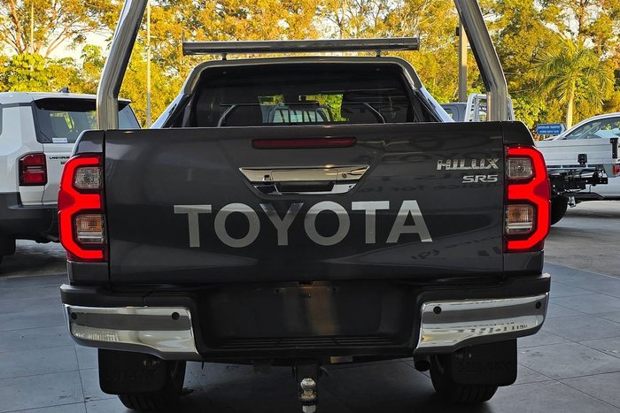 2021 Toyota Hilux SR5